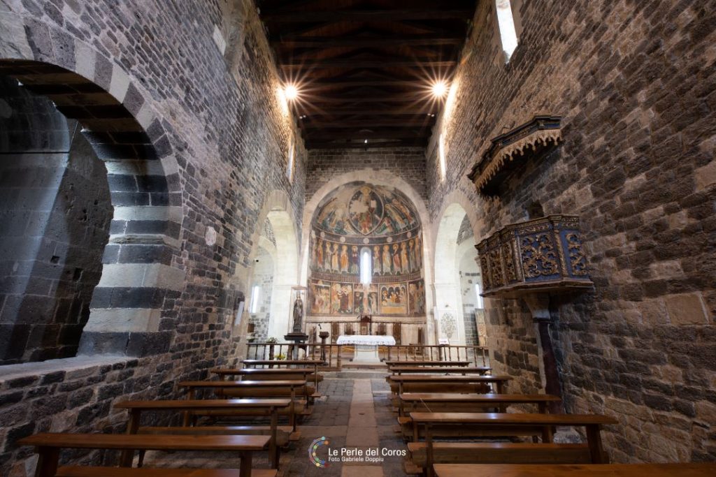 All'interno della Basilica di Saccargia